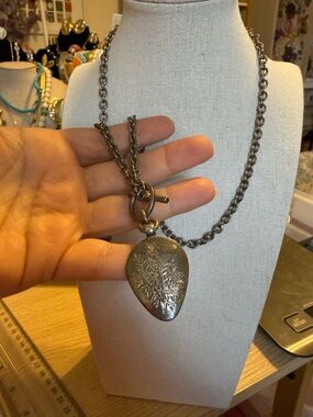Vintage Floral Engraved Silver-Tone Heart Hamlet Rosemary Pendant Necklace